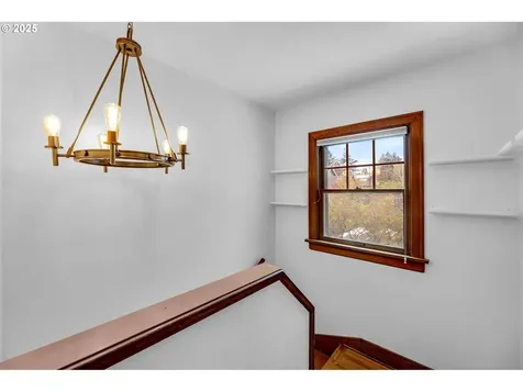 605 SE 70th Avenue Portland OR 97215