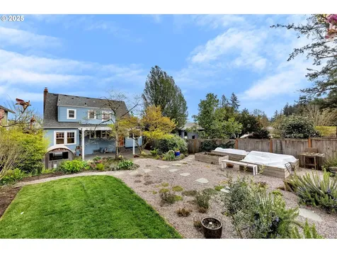 605 SE 70th Avenue Portland OR 97215