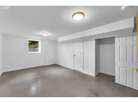 605 SE 70th Avenue Portland OR 97215