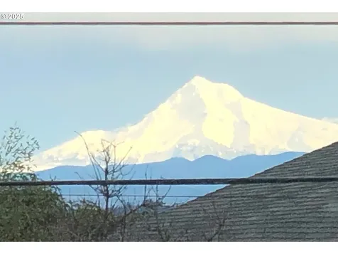 605 SE 70th Avenue Portland OR 97215