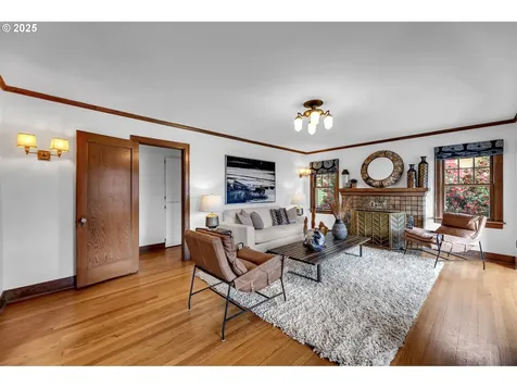 605 SE 70th Avenue Portland OR 97215