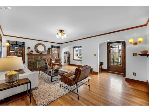 605 SE 70th Avenue Portland OR 97215