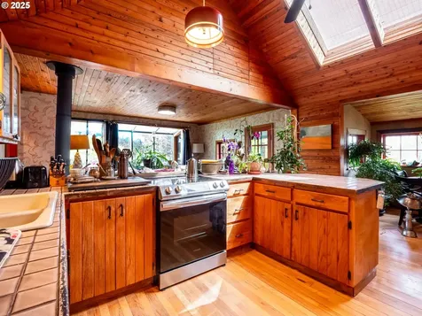 6390 NW Lilac Hill Road Yamhill OR 97148