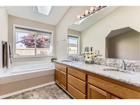 11973 Leann Marie Lane Oregon City OR 97045