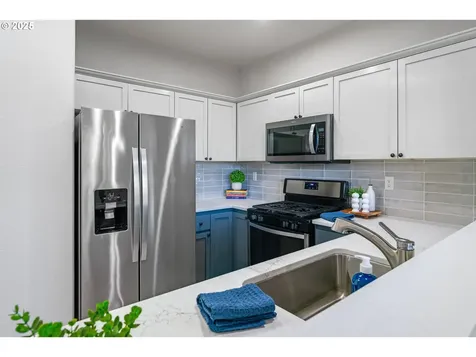 1238 SE Roundelay Street Hillsboro OR 97123
