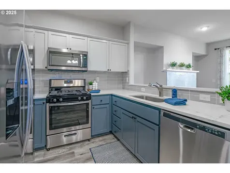 1238 SE Roundelay Street Hillsboro OR 97123