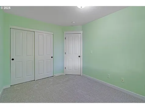 1238 SE Roundelay Street Hillsboro OR 97123