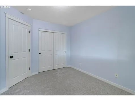 1238 SE Roundelay Street Hillsboro OR 97123