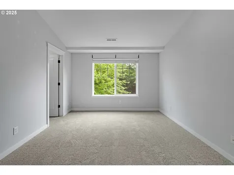 1238 SE Roundelay Street Hillsboro OR 97123