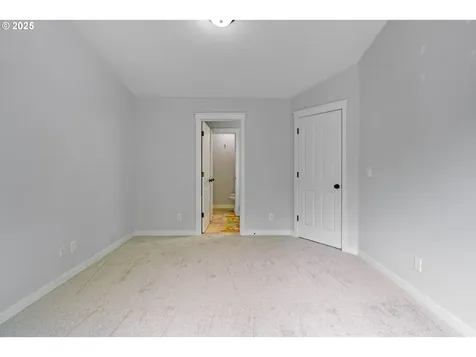 1238 SE Roundelay Street Hillsboro OR 97123