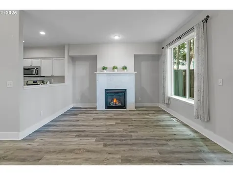 1238 SE Roundelay Street Hillsboro OR 97123