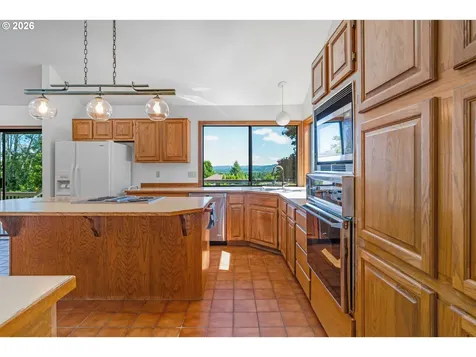 12357 SW Duchilly Court Portland OR 97224