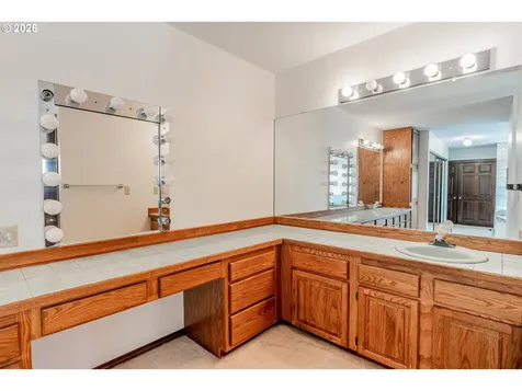 12357 SW Duchilly Court Portland OR 97224