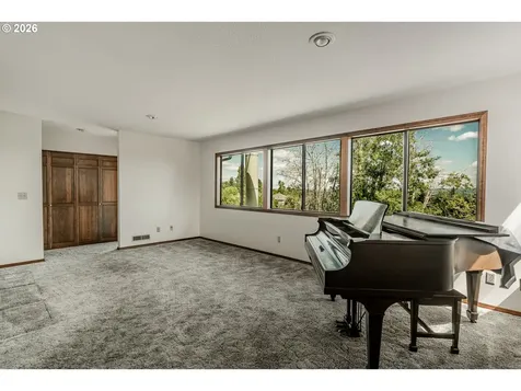 12357 SW Duchilly Court Portland OR 97224