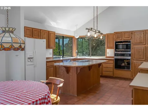 12357 SW Duchilly Court Portland OR 97224