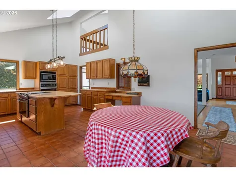 12357 SW Duchilly Court Portland OR 97224