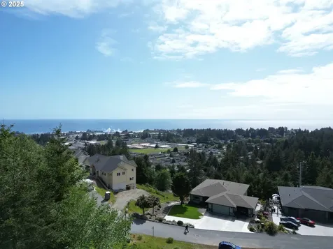 6877 Pacific Terrace Drive Brookings OR 97415