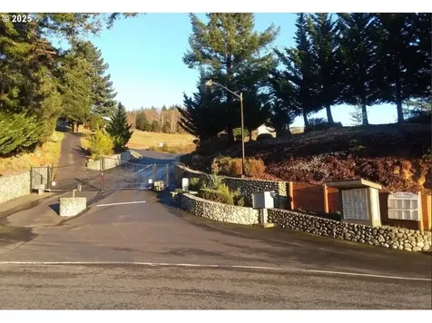 6877 Pacific Terrace Drive Brookings OR 97415
