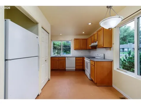 10619 SW Windsor Place Portland OR 97223