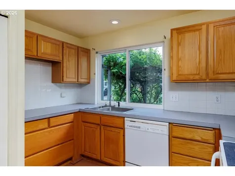 10619 SW Windsor Place Portland OR 97223