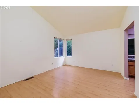 10619 SW Windsor Place Portland OR 97223