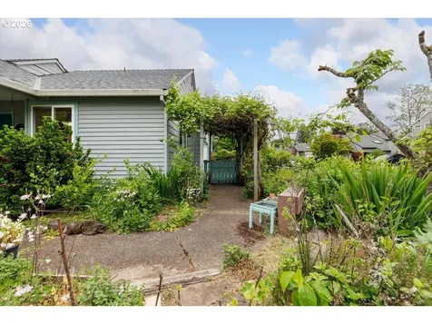 10619 SW Windsor Place Portland OR 97223
