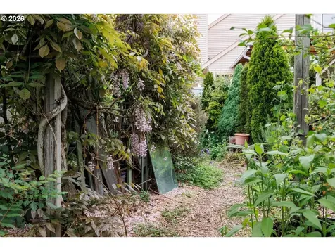 10619 SW Windsor Place Portland OR 97223