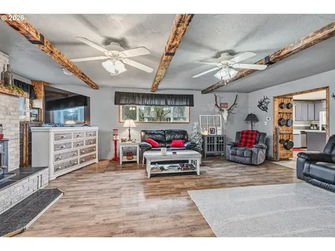441 4th Avenue Castle Rock WA 98611