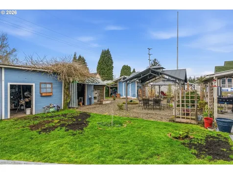 441 4th Avenue Castle Rock WA 98611