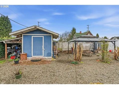 441 4th Avenue Castle Rock WA 98611