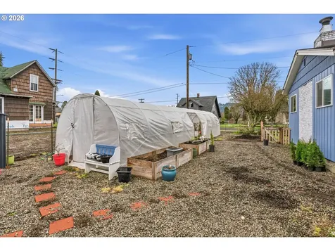 441 4th Avenue Castle Rock WA 98611