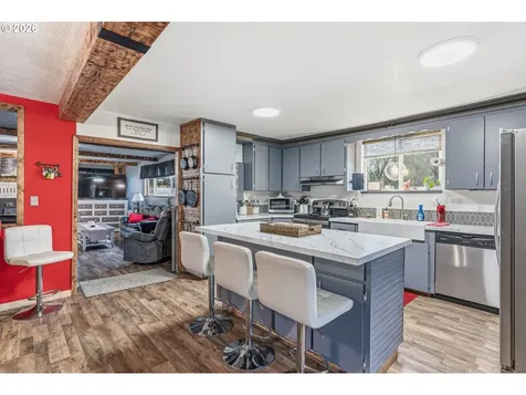 441 4th Avenue Castle Rock WA 98611