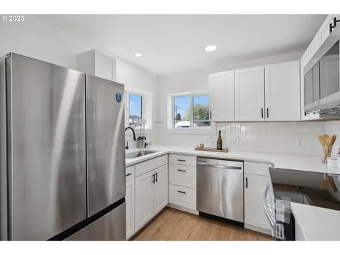 390 S 7th Street Lebanon OR 97355