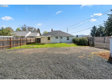 390 S 7th Street Lebanon OR 97355