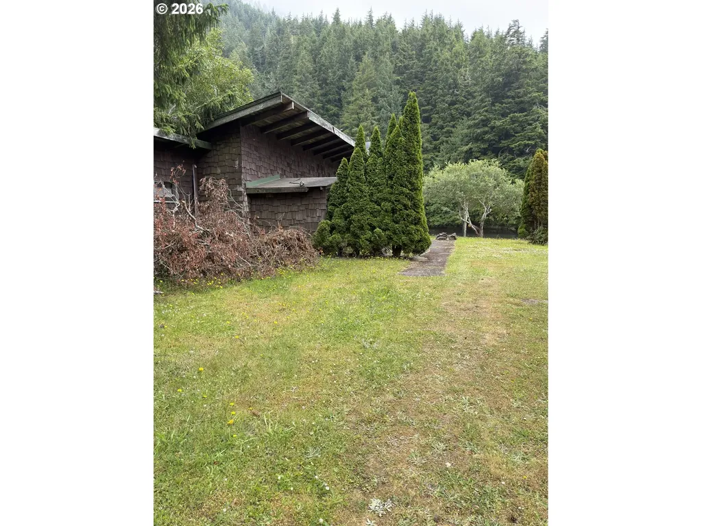 1888 S Windy Bend Drive Lincoln City OR 97367
