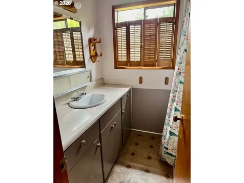 1888 S Windy Bend Drive Lincoln City OR 97367