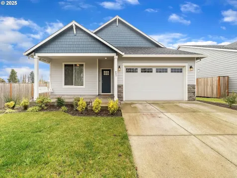893 E Cleveland Street Carlton OR 97111