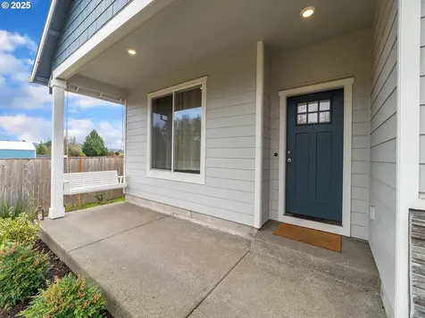 893 E Cleveland Street Carlton OR 97111