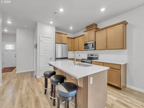 893 E Cleveland Street Carlton OR 97111