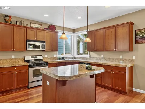 1862 SW Elise Place Troutdale OR 97060