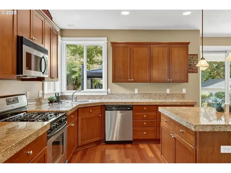 1862 SW Elise Place Troutdale OR 97060