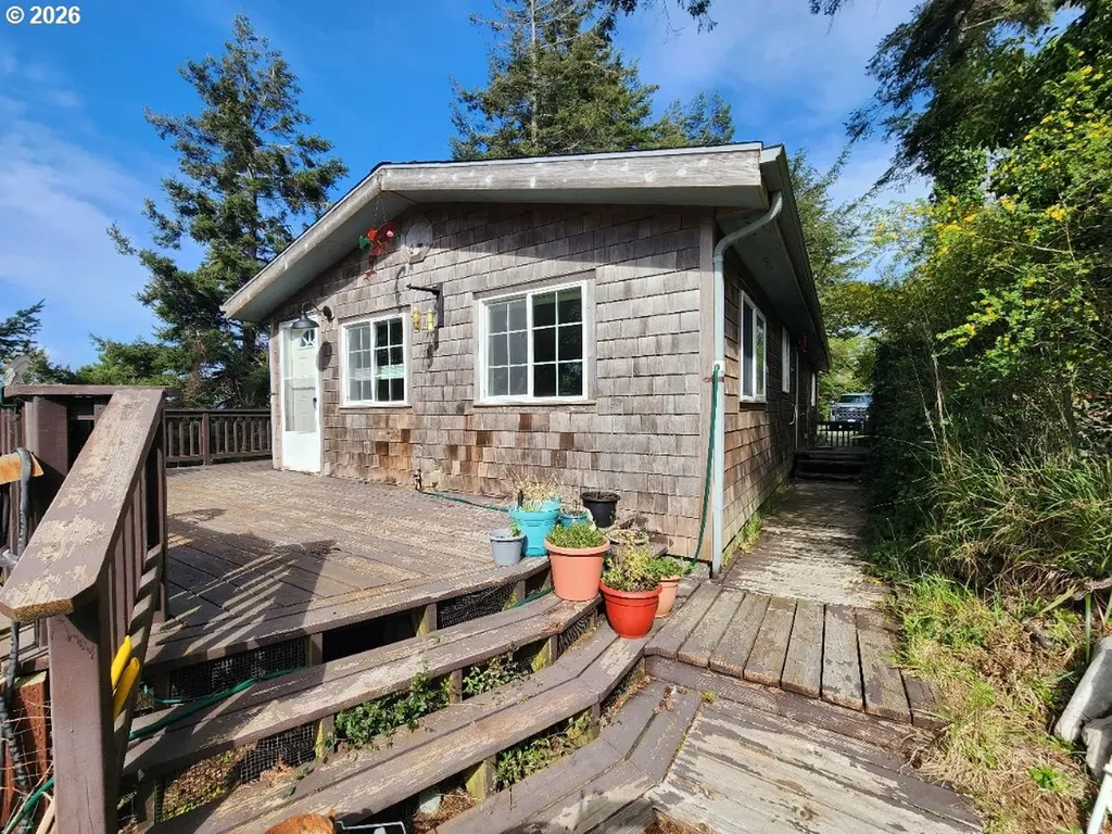 307 12th Street Port Orford OR 97465