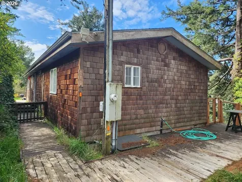 307 12th Street Port Orford OR 97465