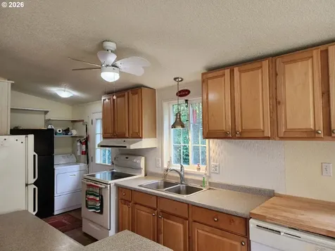 307 12th Street Port Orford OR 97465
