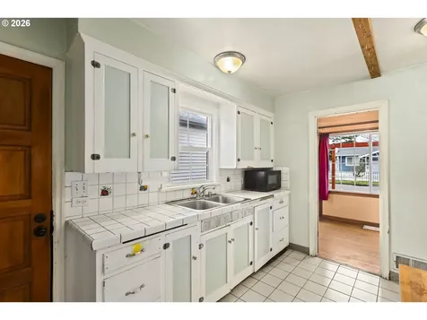 5751 SE 87th Avenue Portland OR 97266
