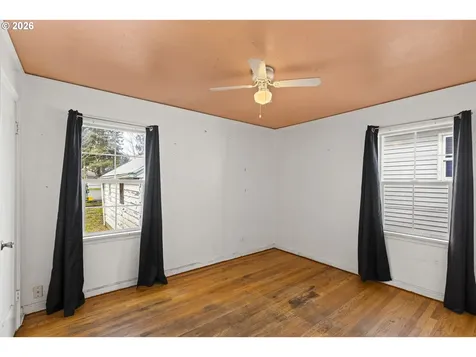 5751 SE 87th Avenue Portland OR 97266