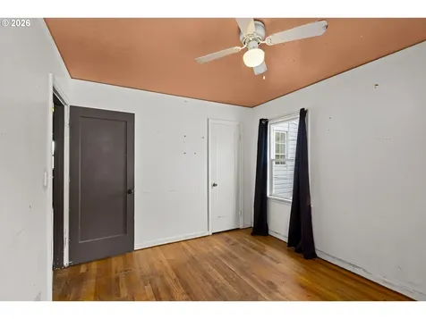 5751 SE 87th Avenue Portland OR 97266