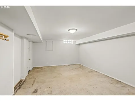 5751 SE 87th Avenue Portland OR 97266