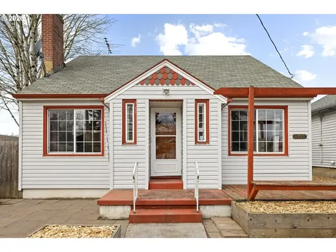 5751 SE 87th Avenue Portland OR 97266
