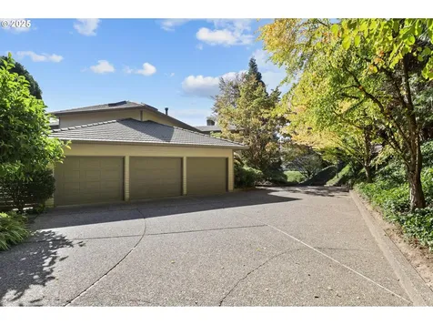 2642 SW Bucharest Court Portland OR 97225